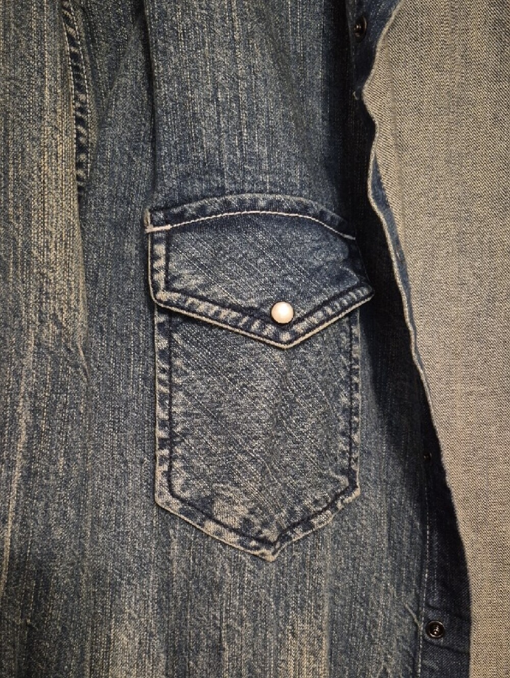 NWOT Arizona Jean Co. Womens  Distressed Blue Denim Shirt Jacket SZ L - Picture 3 of 10